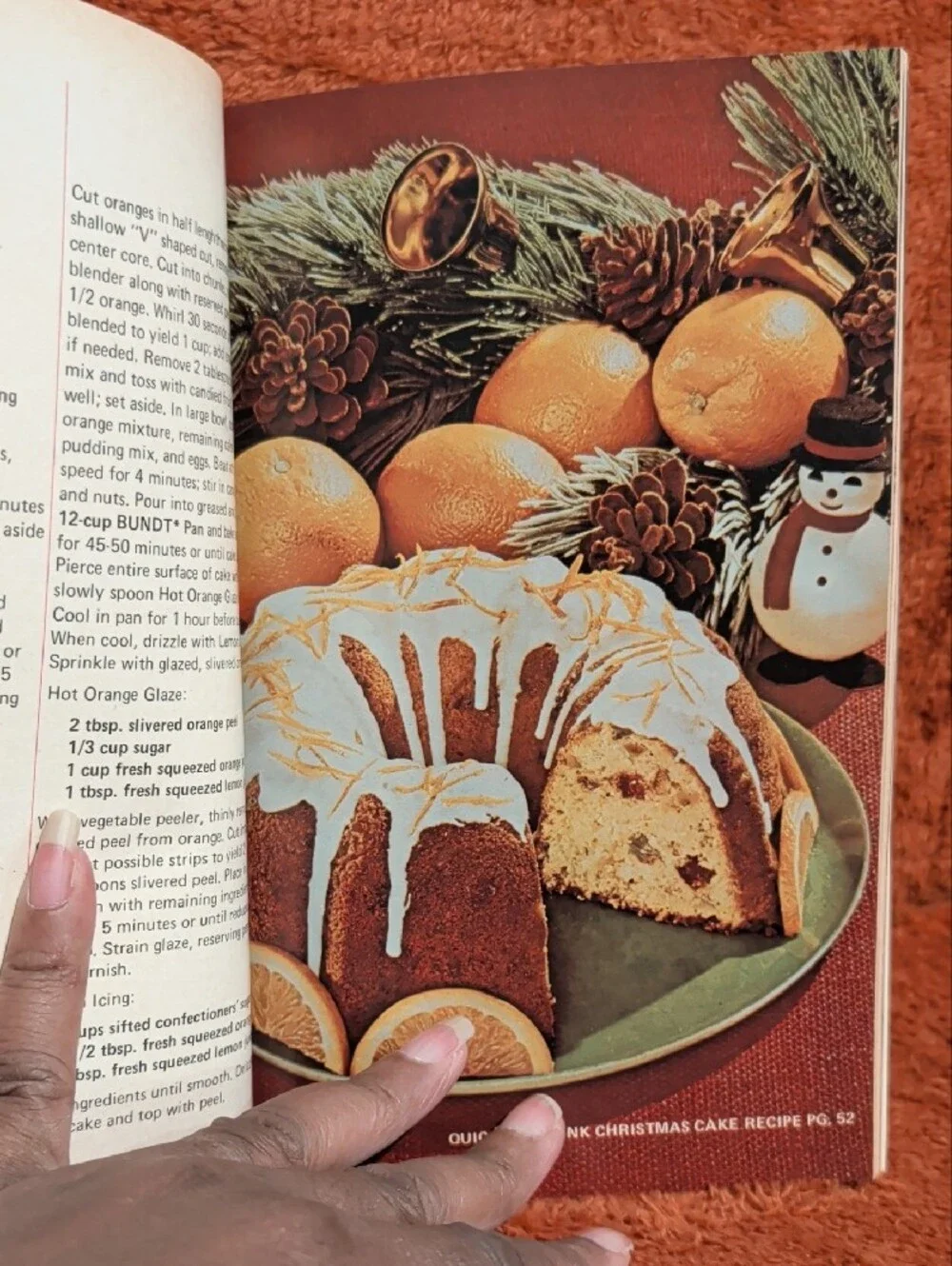 Over 300 Delicious Ways To Use Your Bundt Pans ( Paperback )
